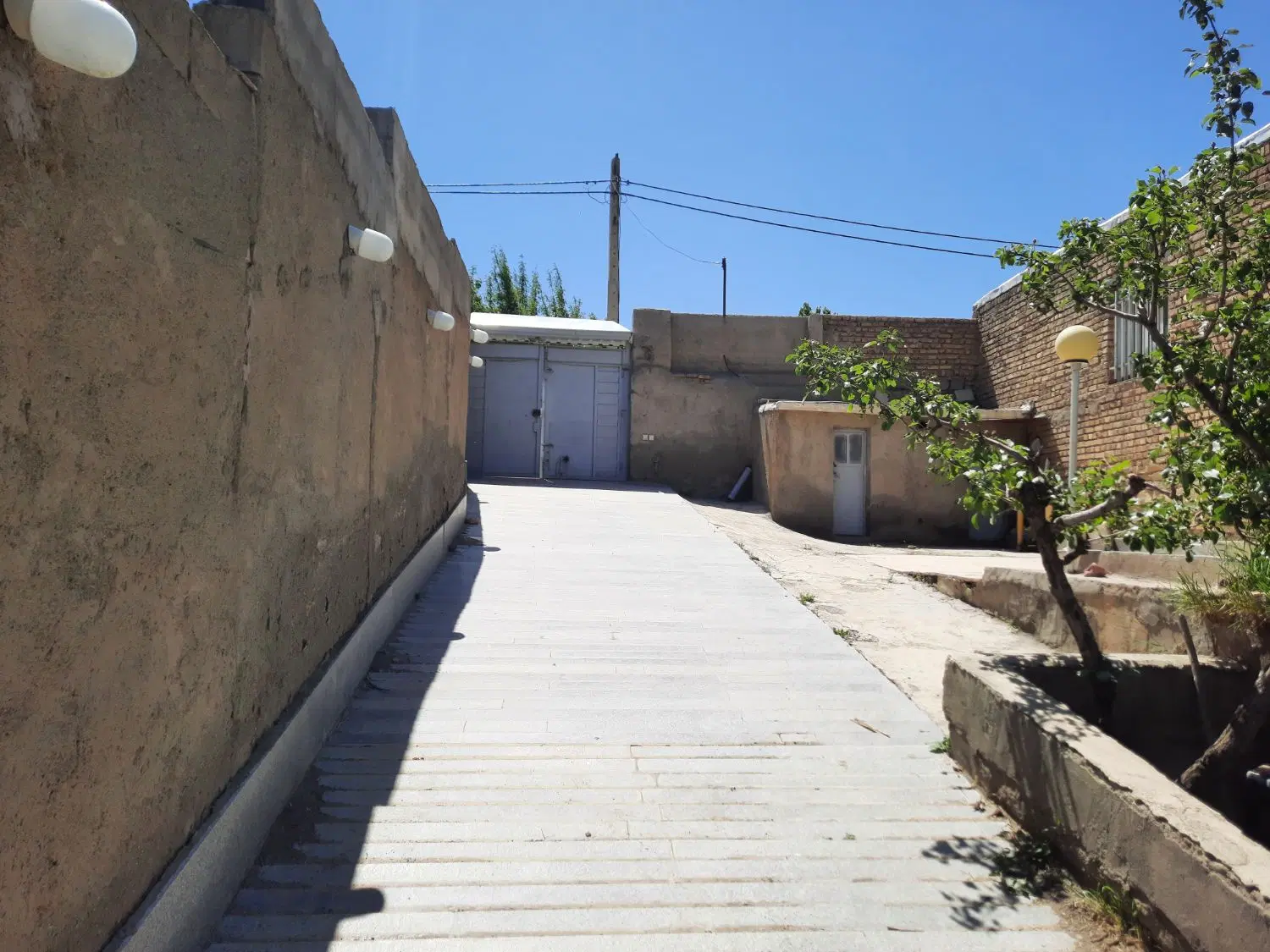 باغ در بالای شهرک بهشتی