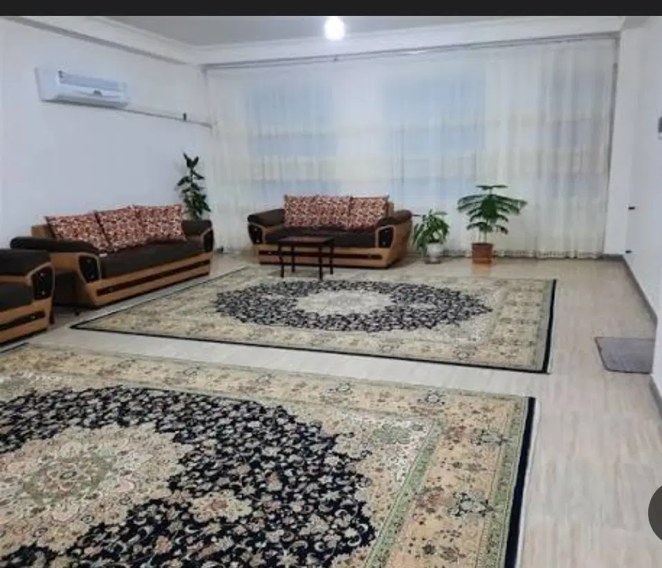 دنبال خونه عروس دومادی هستیم