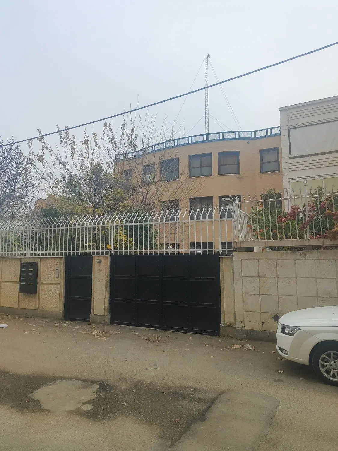 ویلایی دربست دوطبقه کسایی ۳۰۰متری