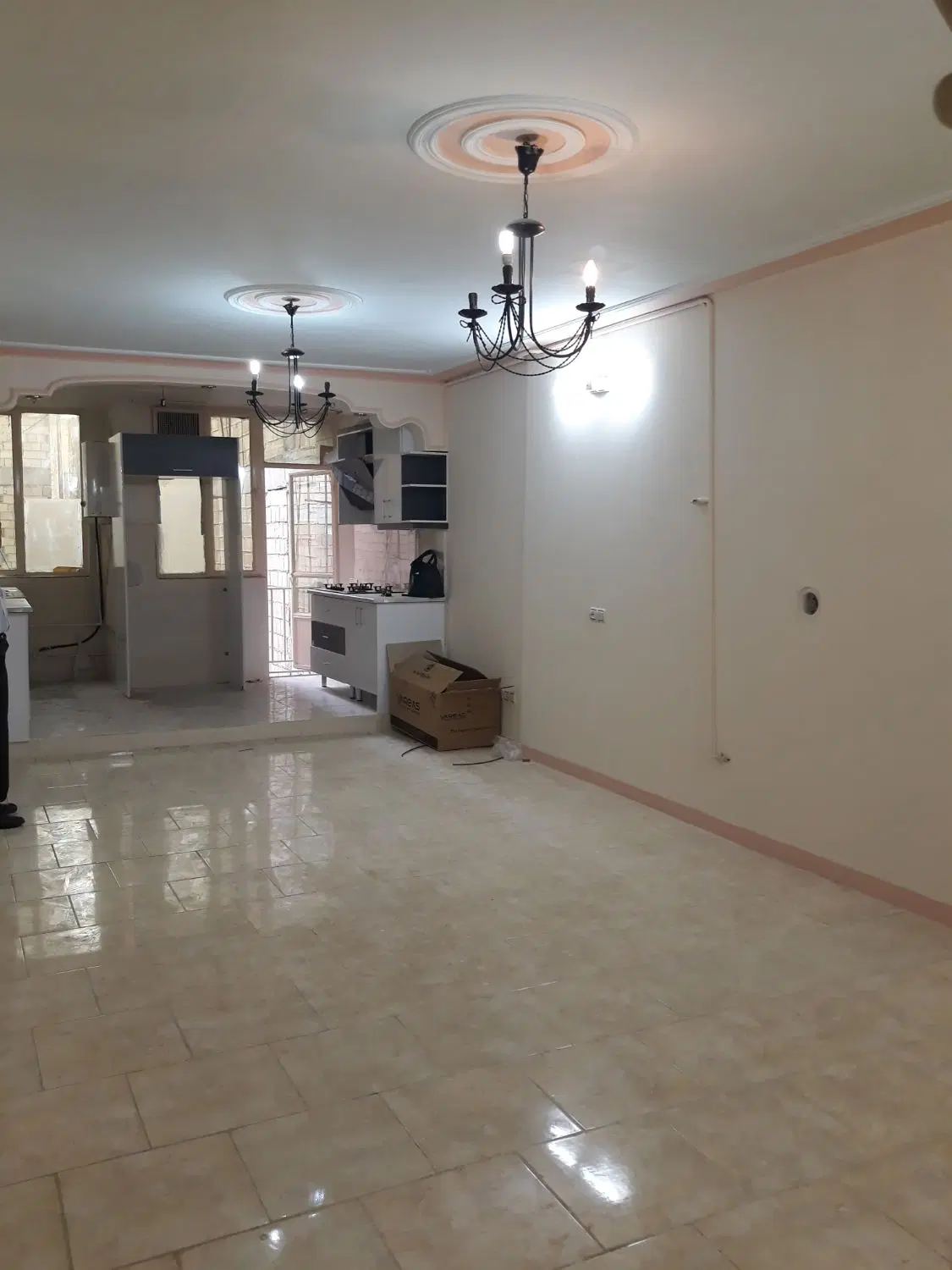 ۷۰ متری شیک سالن بزرگ