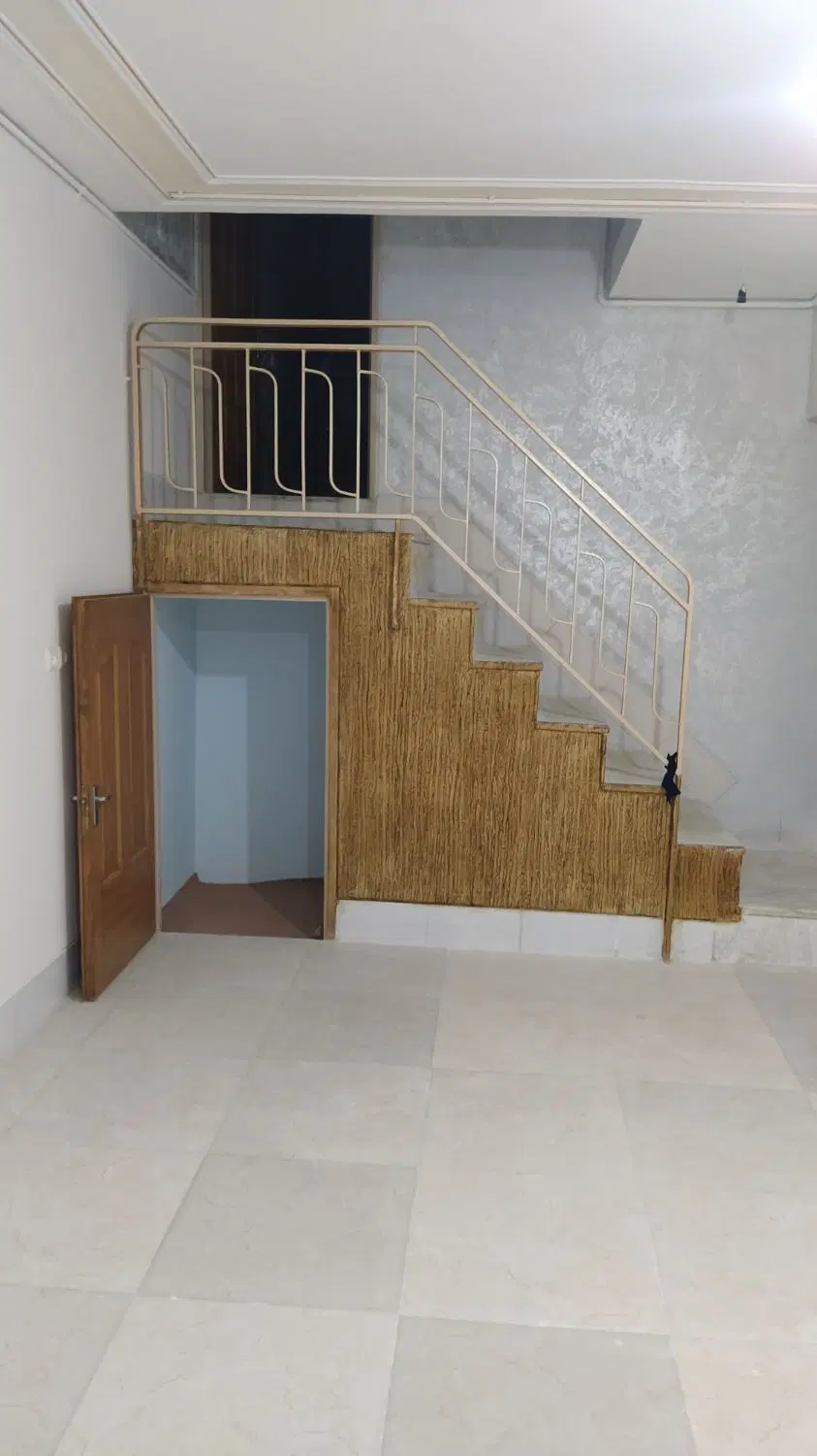 طبقه دوم منزل ۶۲ متری