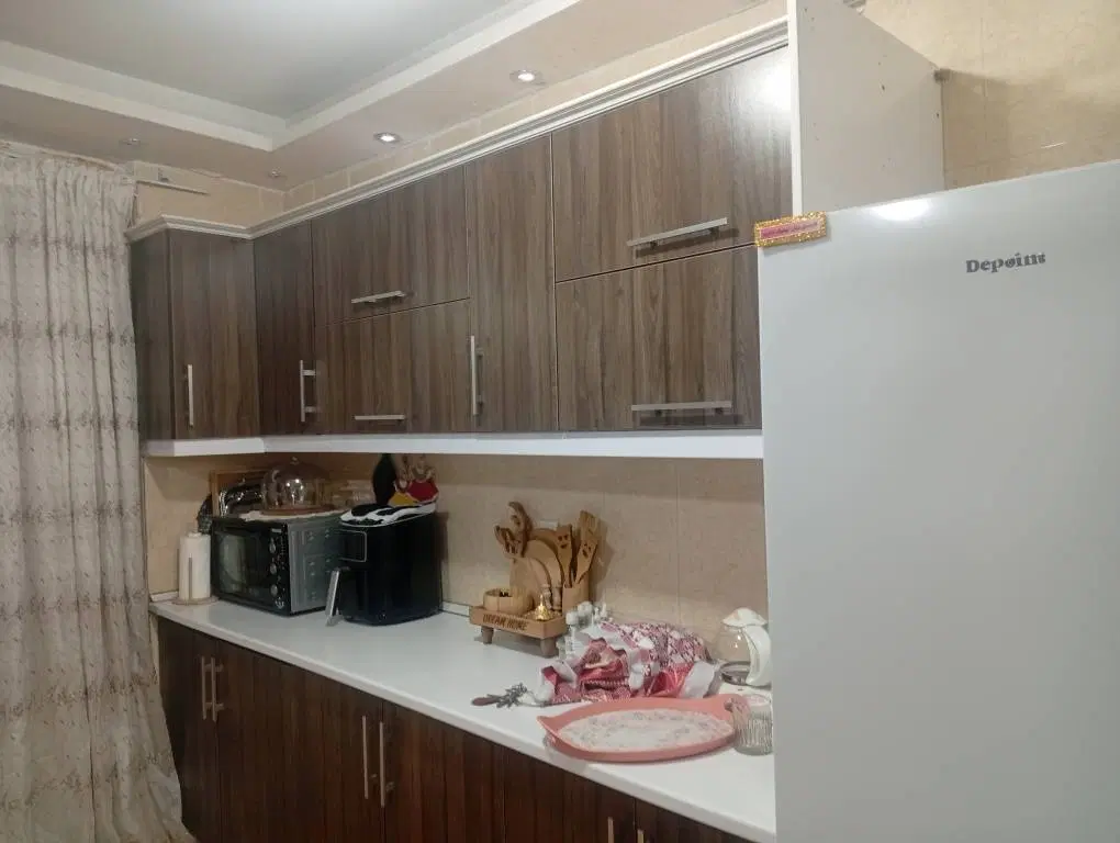 (رهن و اجاره یک واحد طبقه بالا نوساز و شیک)