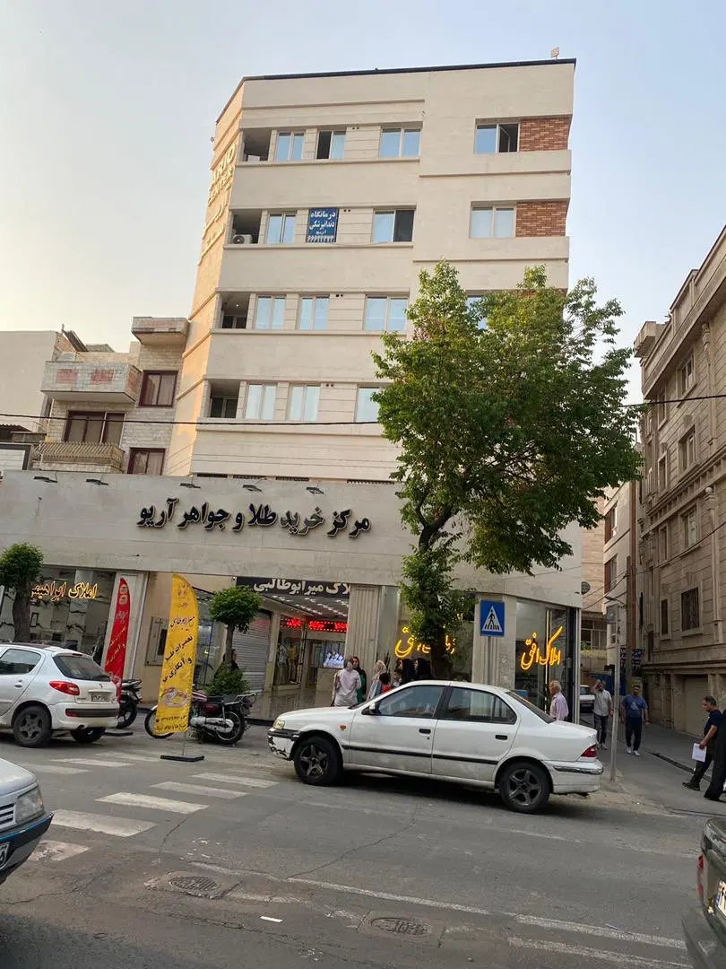 ۲۳ متر مغازه تجاری بر شمشیری