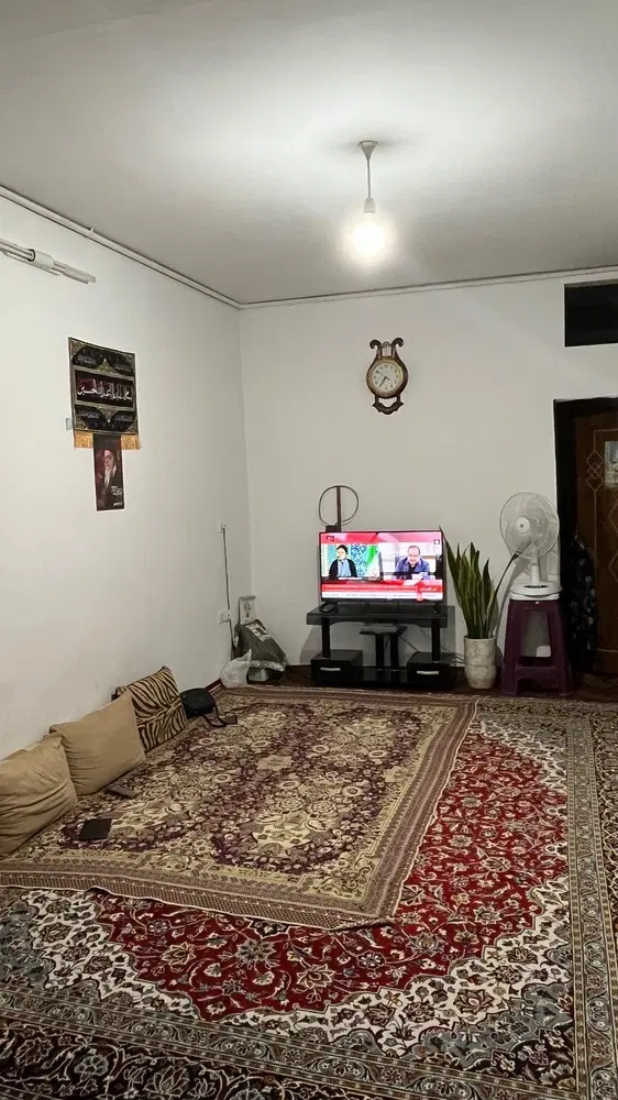 واحد تقریبا ۵۰ متری