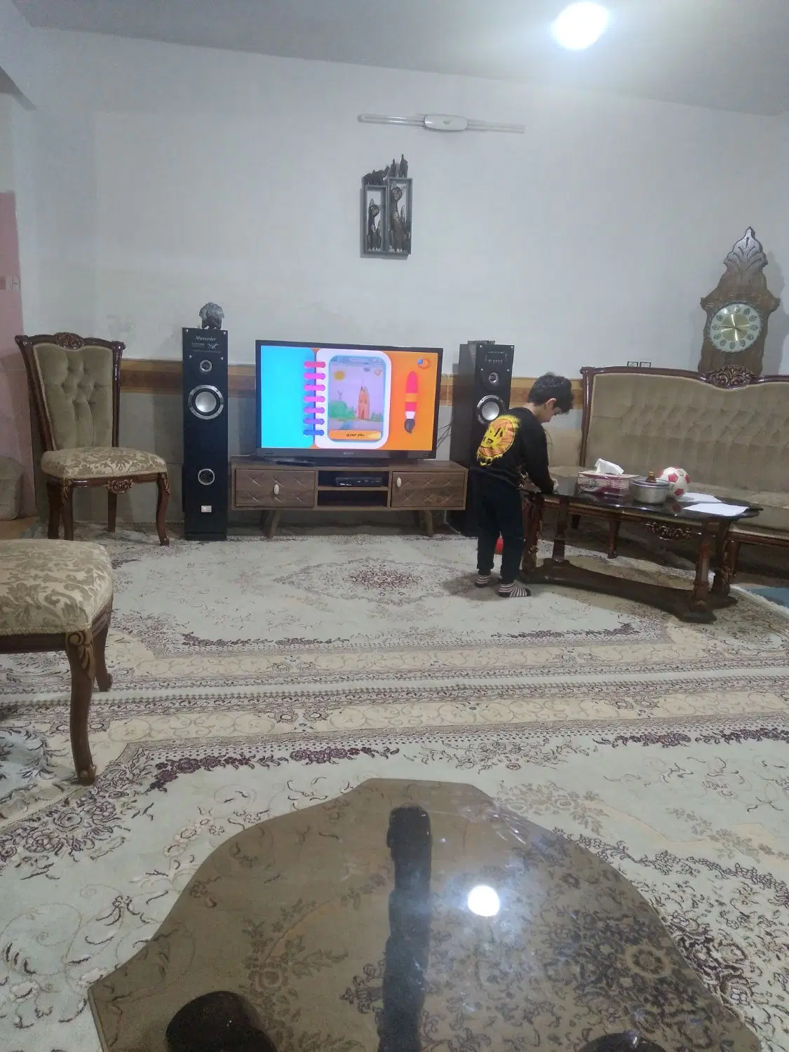 خانه طبقه همکف،ءپارتمان ۳واحد میباشد