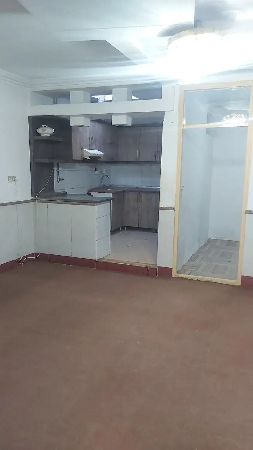 ویلایی همکف داخل کوچه دو متری خ وحیدمعاوضه باخودرو