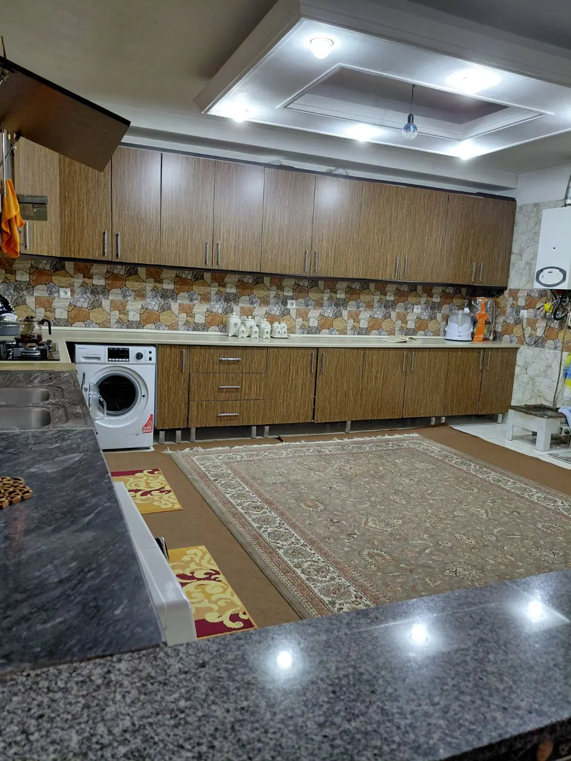آپارتمان 196 متری