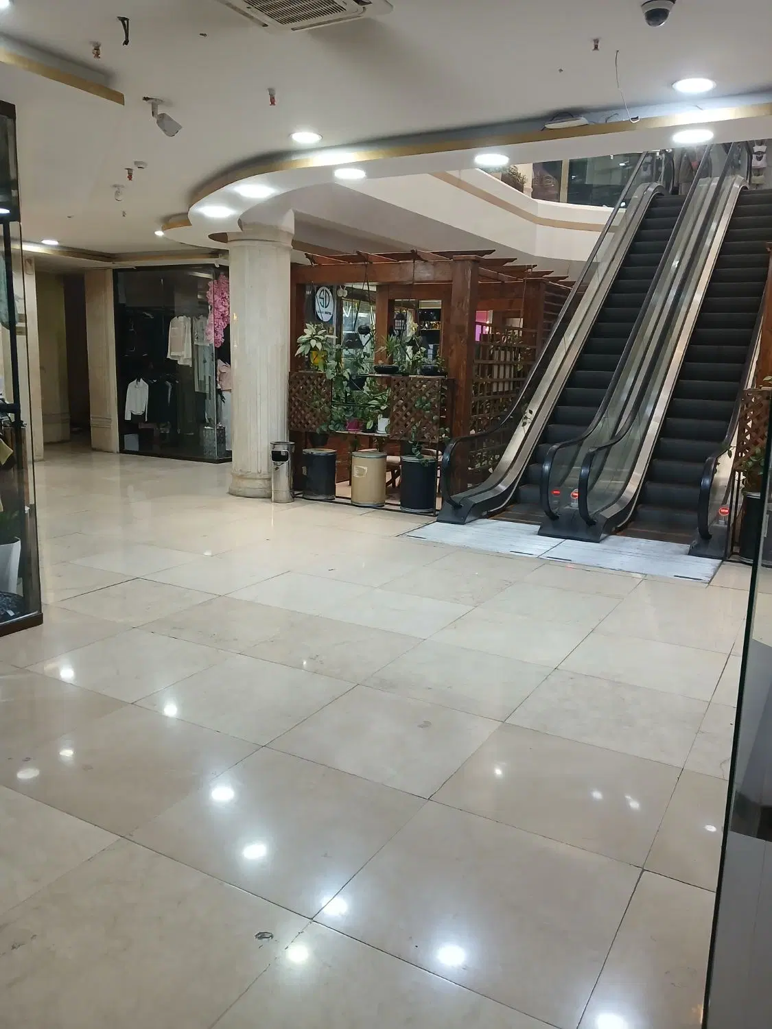 مغازه طلافروشی پاساژ رزسنتر