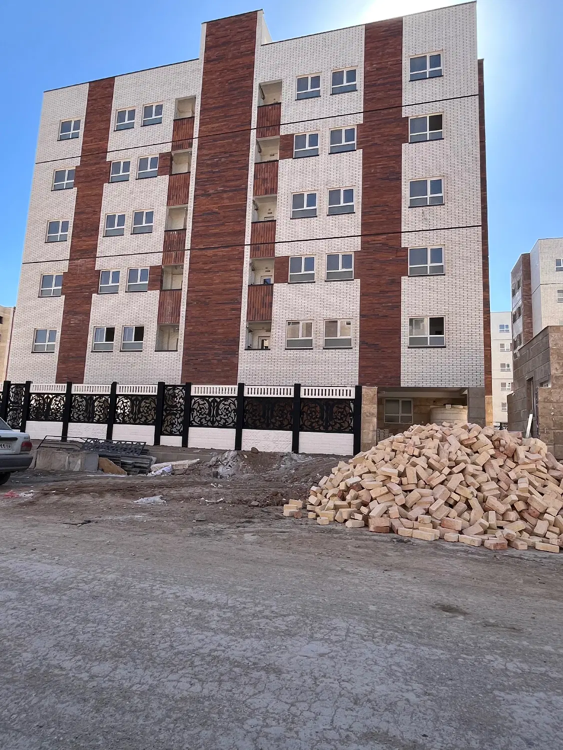 فروش فیش ۵۶۰ هکتاری تک خواب آپارتمان