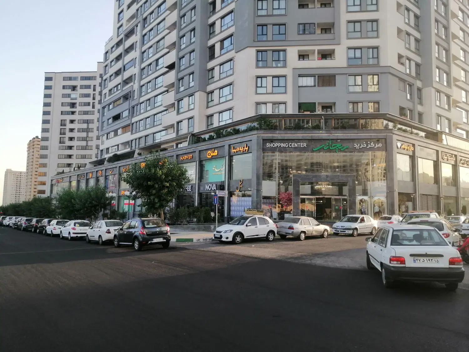 75 متر ملک تجاری در پاساژ ریحانه