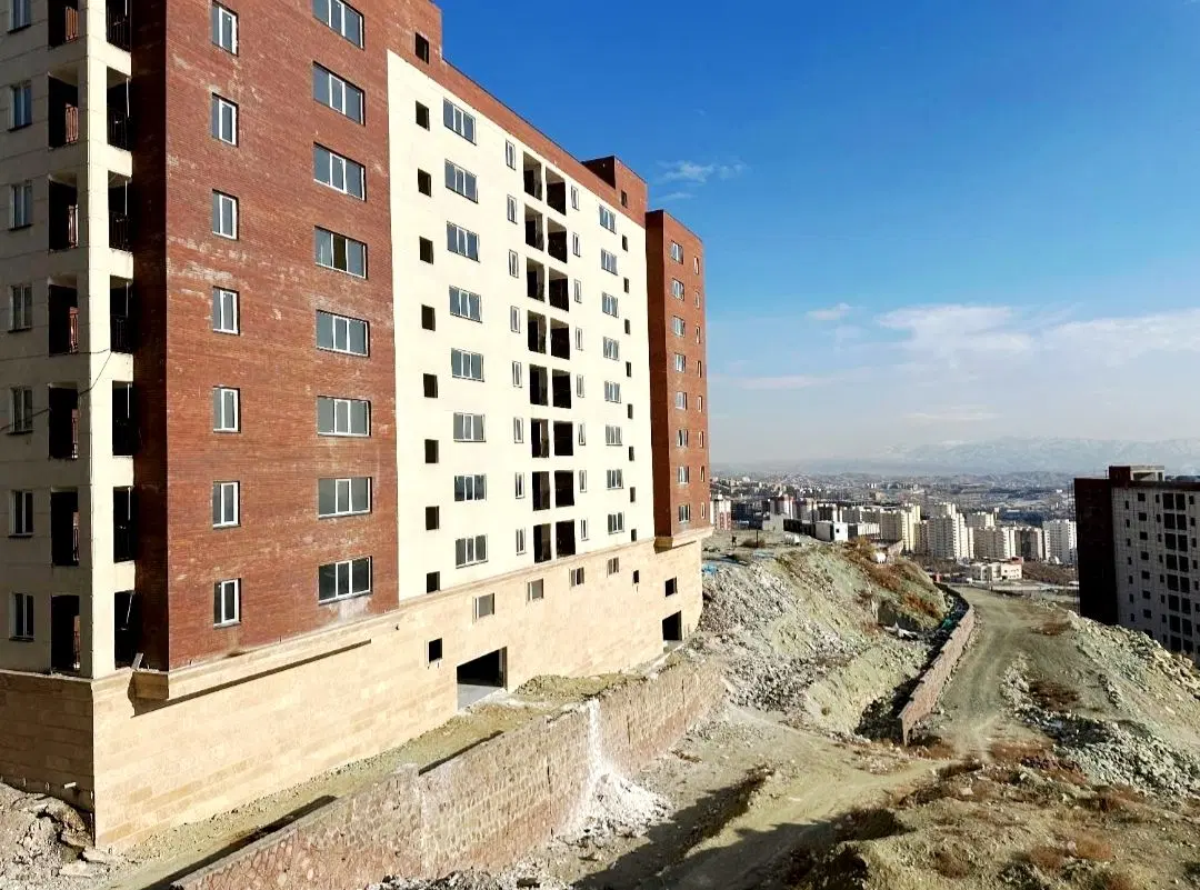 فقط با ۴۰۰ میلیون صاحب خانه بشید
