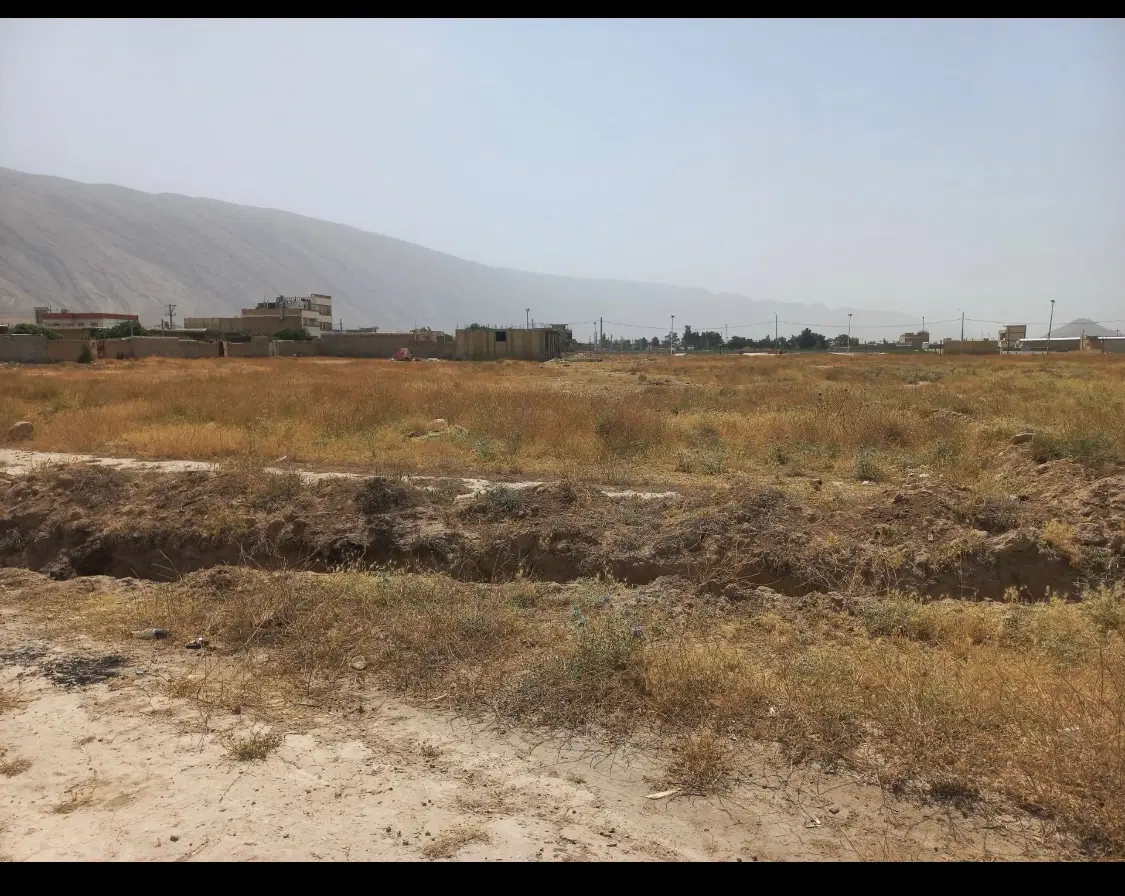 ۲۵۰متر زمین پشت استادیوم