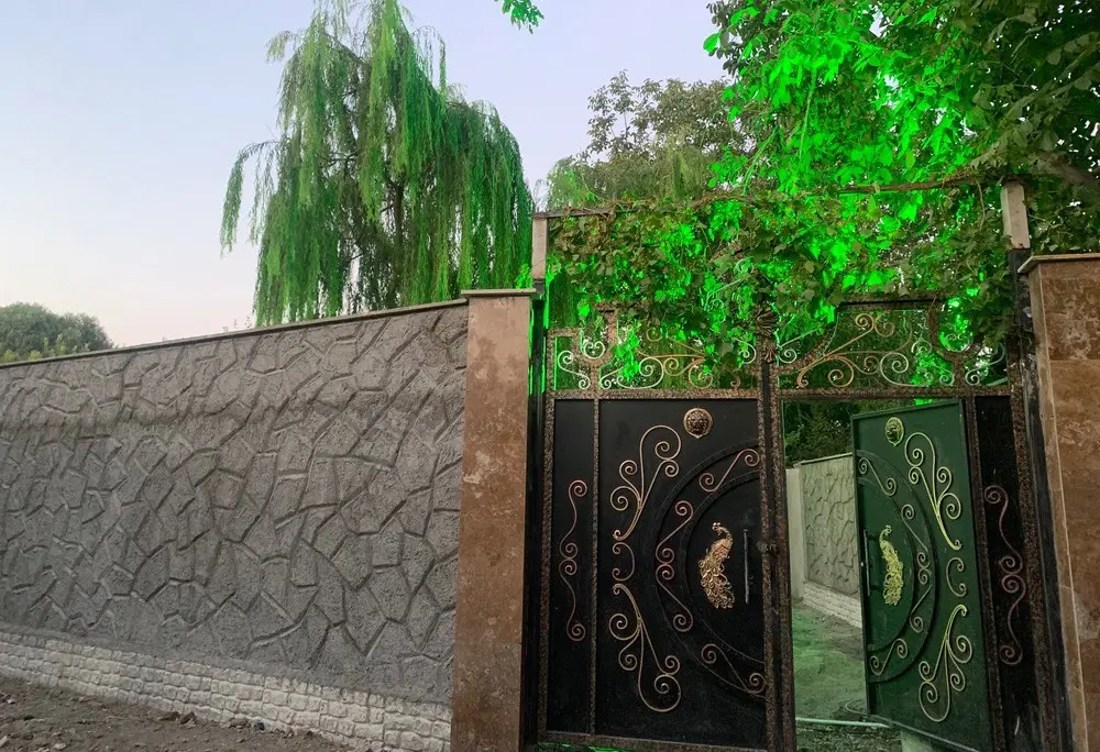 ۱۱۸۰ متر باغچه چهار دیواری قلب شهر شهریار