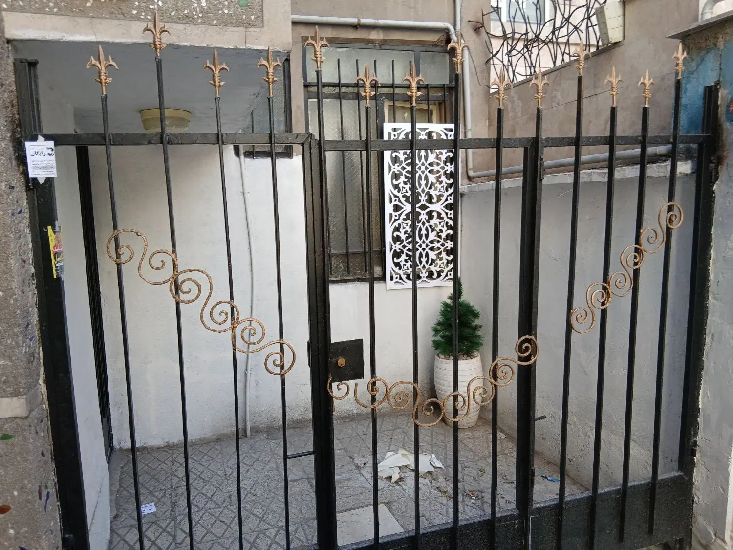 مستغلات ۶۵ متر اداری