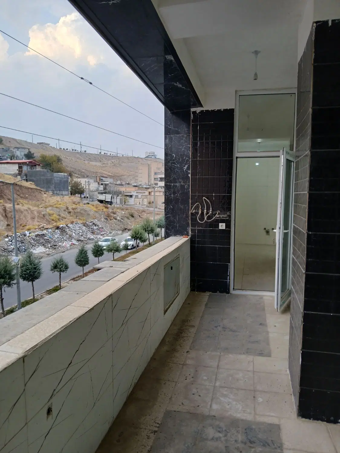 واحد ۱۴۴ متری خیابان گلستان