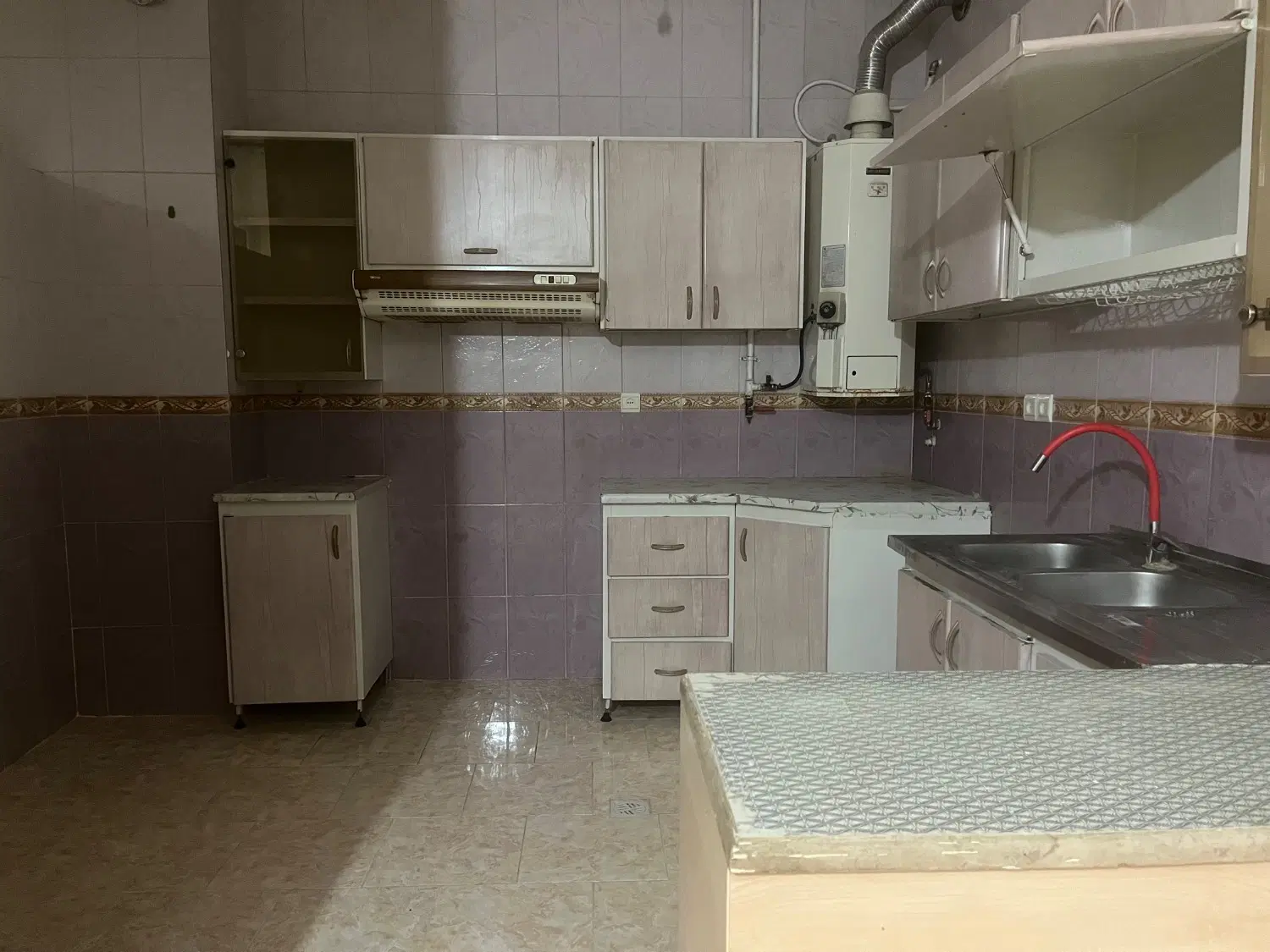 رهن و اجاره منزل دو خوابه در رکن اباد