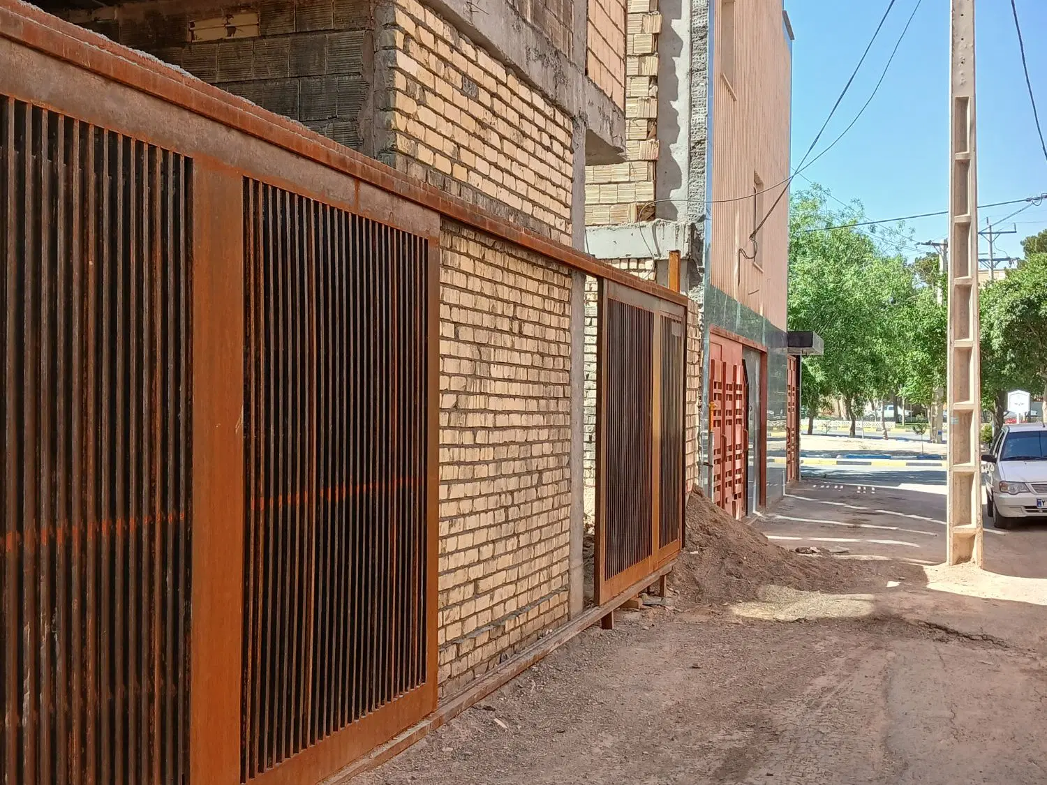 ساختمان دو طبقه