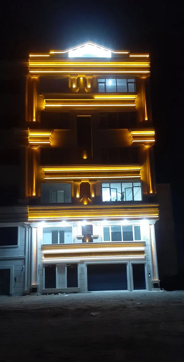 واحد ۱۲۲متری نوساز  با پارکینگ اختصاصی