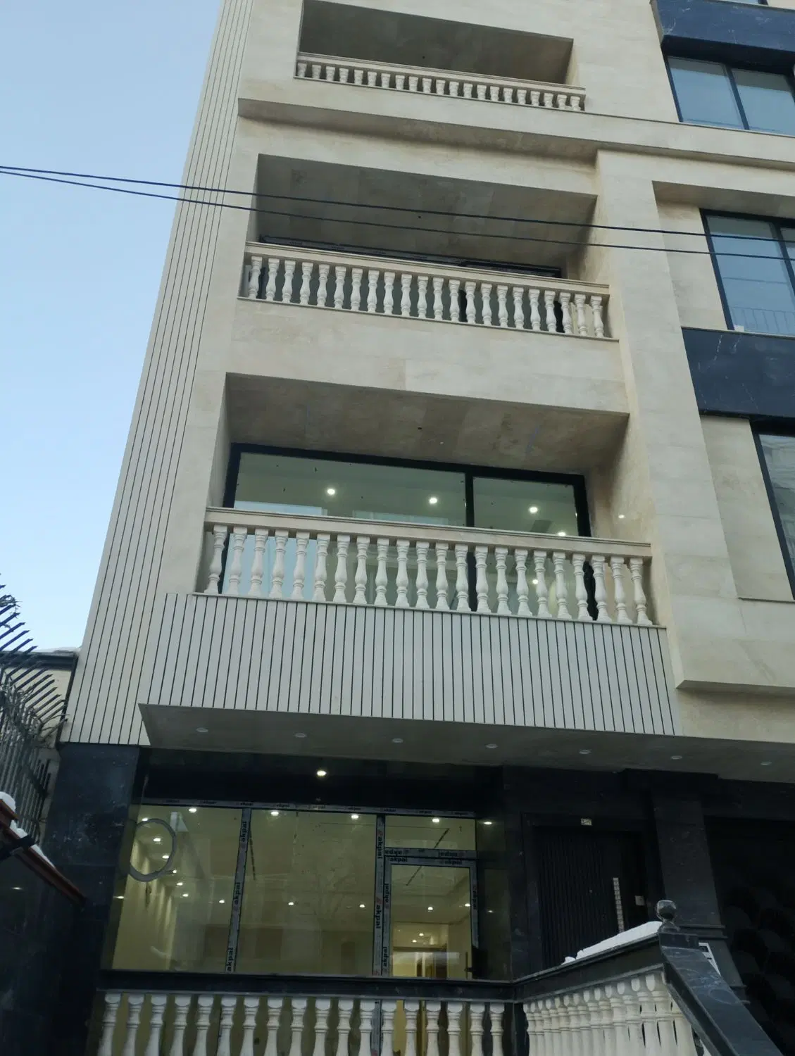 کوچه مشکی_۹۰متری_بازسازی شده_شیک و مرتب