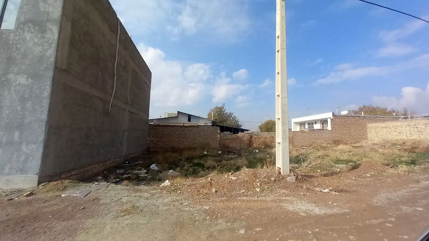 زمین مسکونی