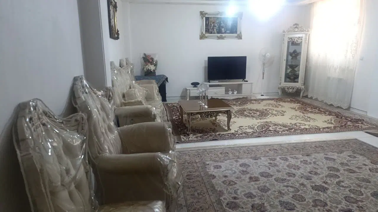 فروش فوری آپارتمان ۱۰۰ متری مرکز شهر