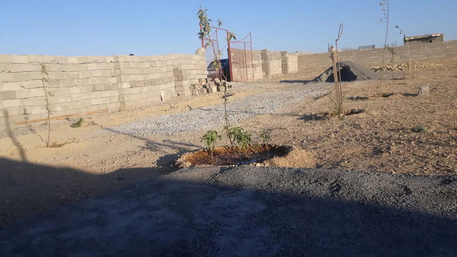 زمین باغی
