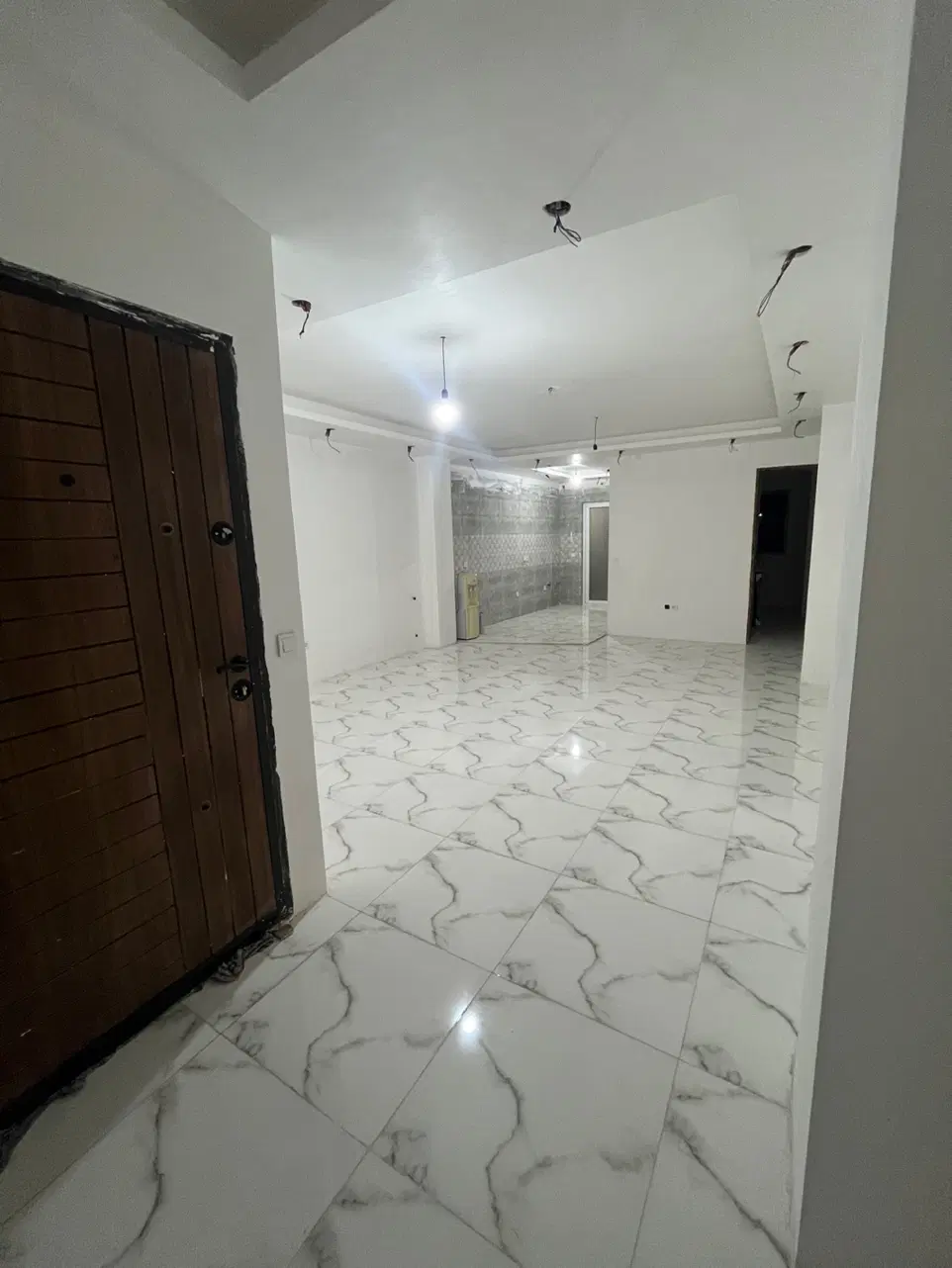 اپمارتمان چناران ۲۸ سند دار