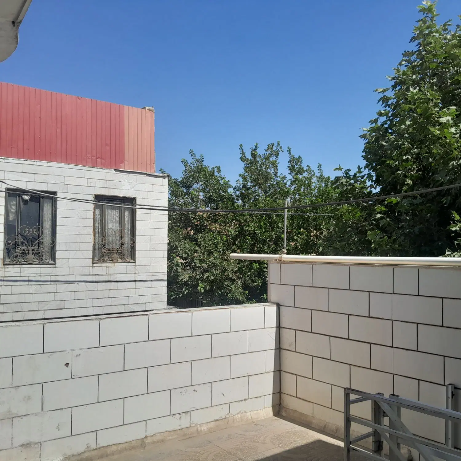 منزل فول امکانات سی متری دربست صد و بیست متر