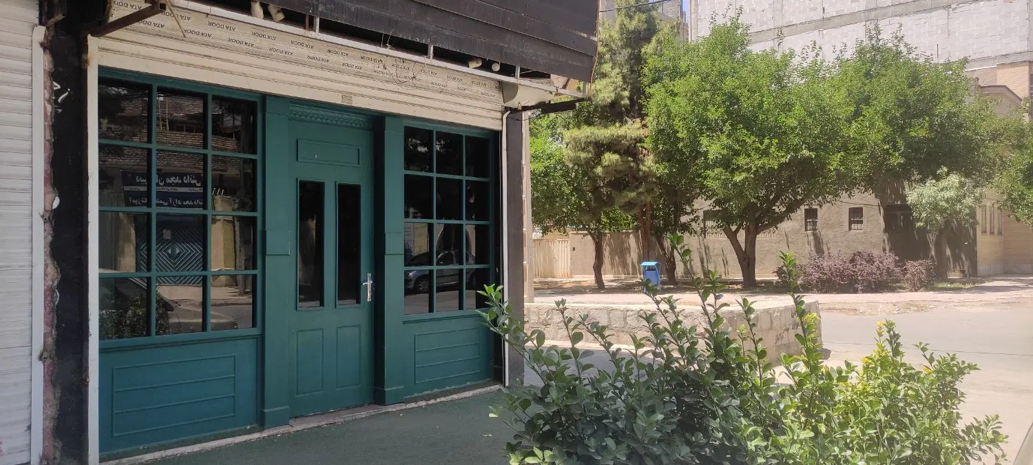 یک باب مغازه دربعثت ۵۰ متر