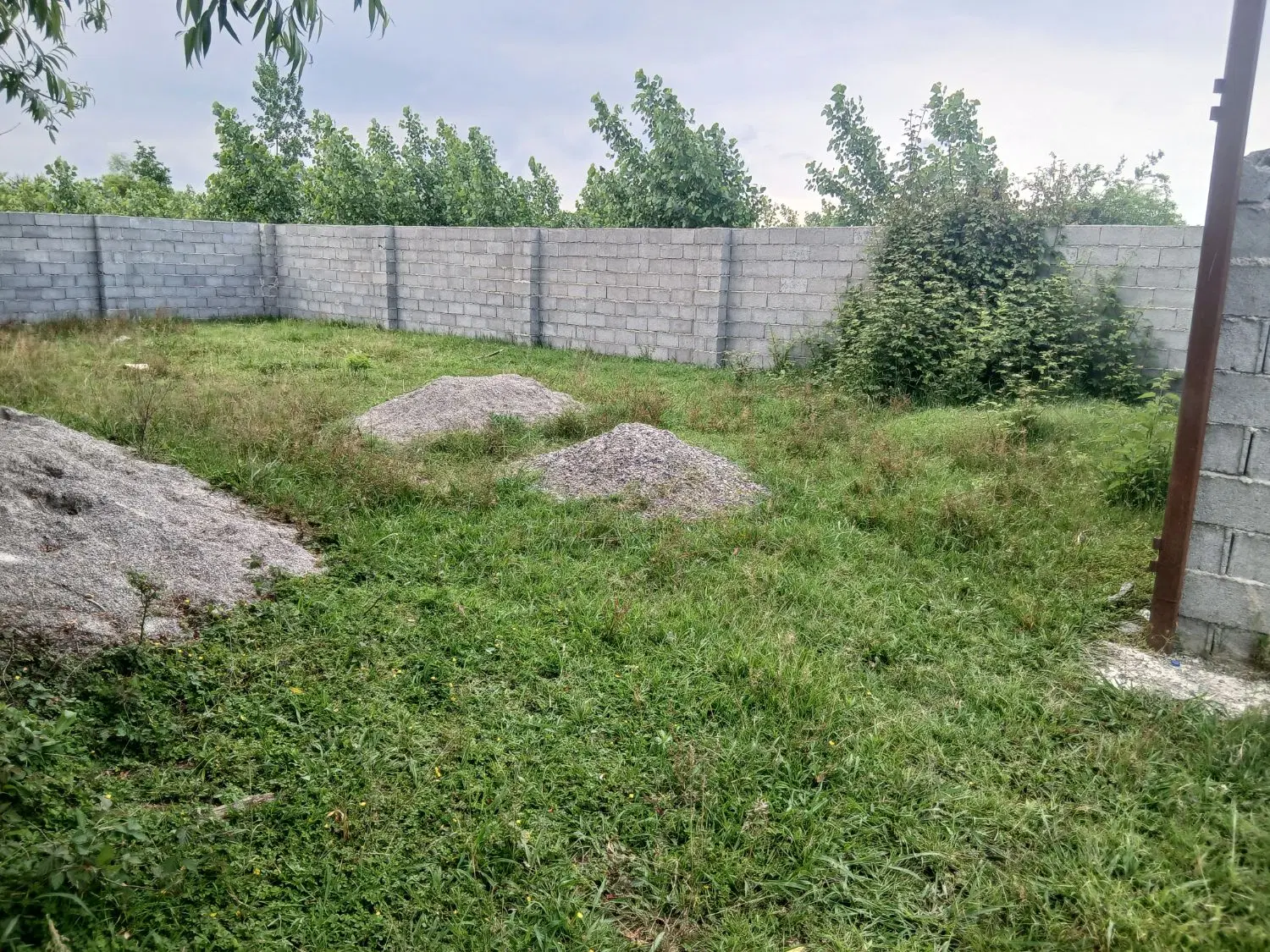 زمین فروشی