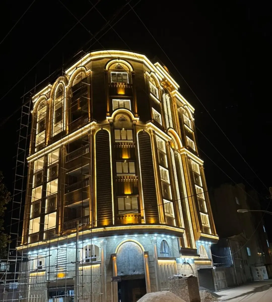 آپارتمان فول امکانات 108متروام دار. میدان کیو
