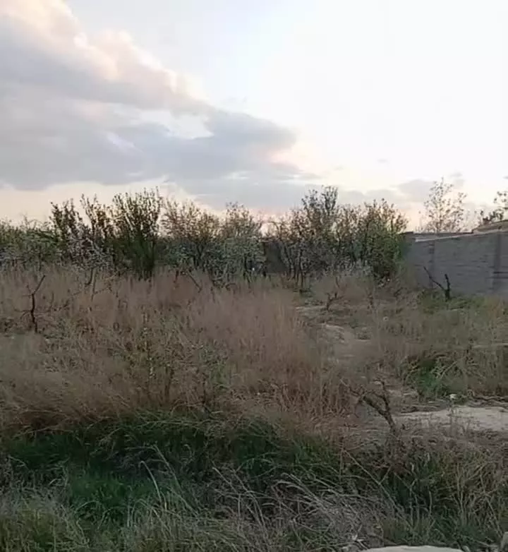 زمین باغی دیوارگلی قدیمی درسقرچین شهریار