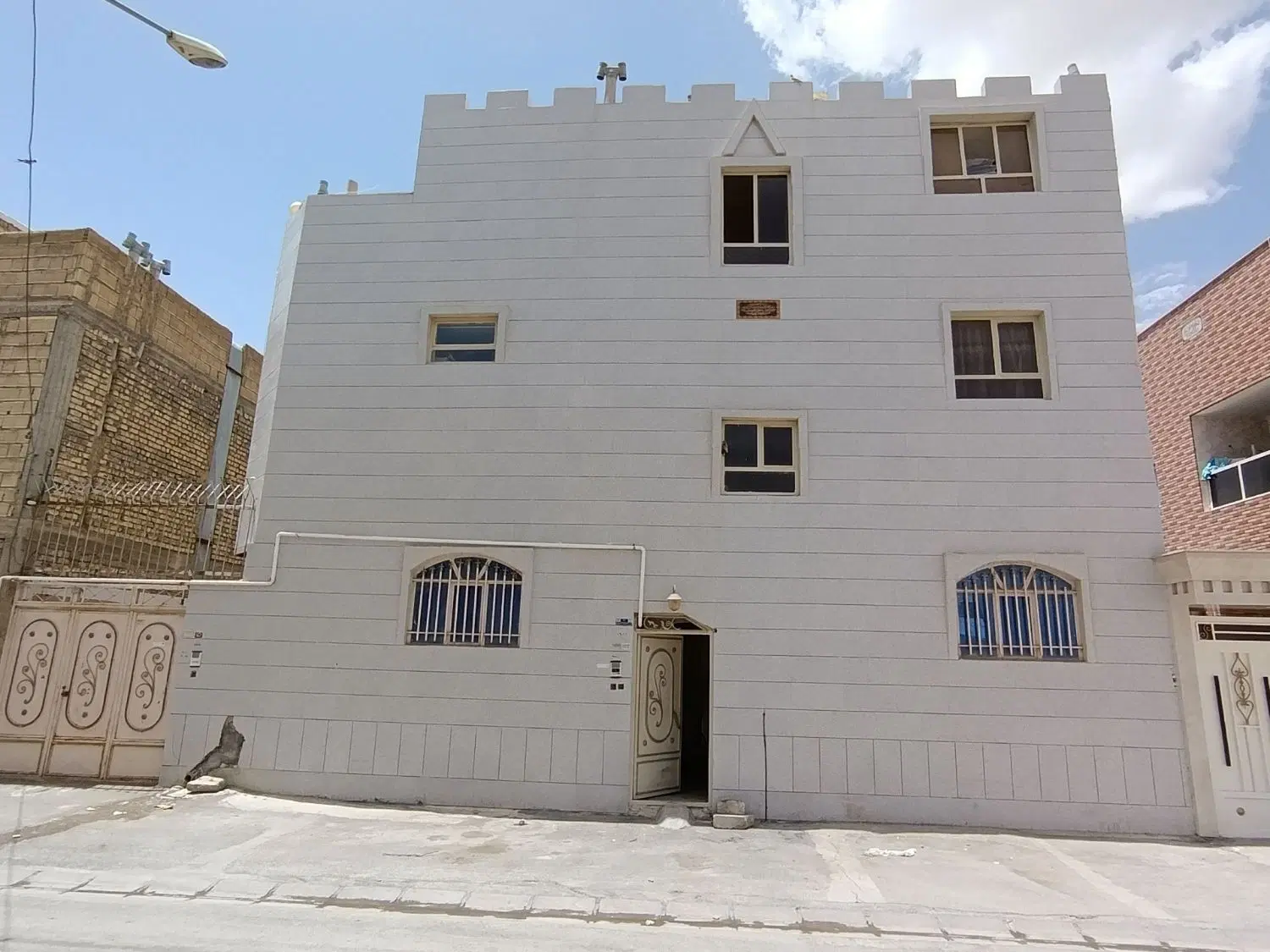 فروش یامعاوظه منزل مسکونی درگلشهر
