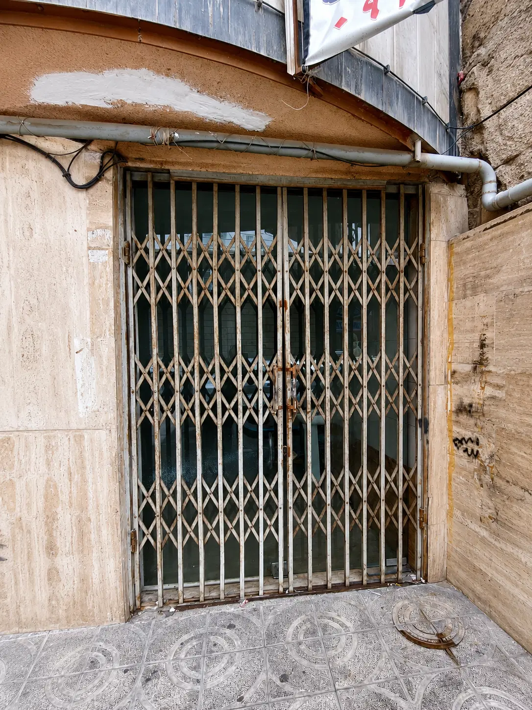اجاره مغازه ۱۶متری(۲ در ۸) ۱۰ مترتا بلوار باغستان