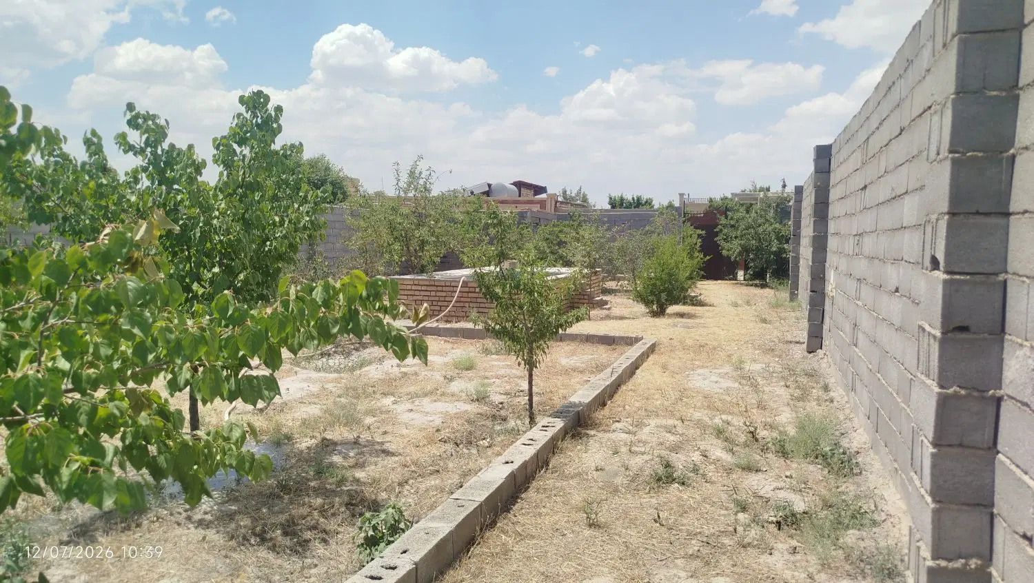 باغ ۵۰۰ متری در شاهنامه ۷۶