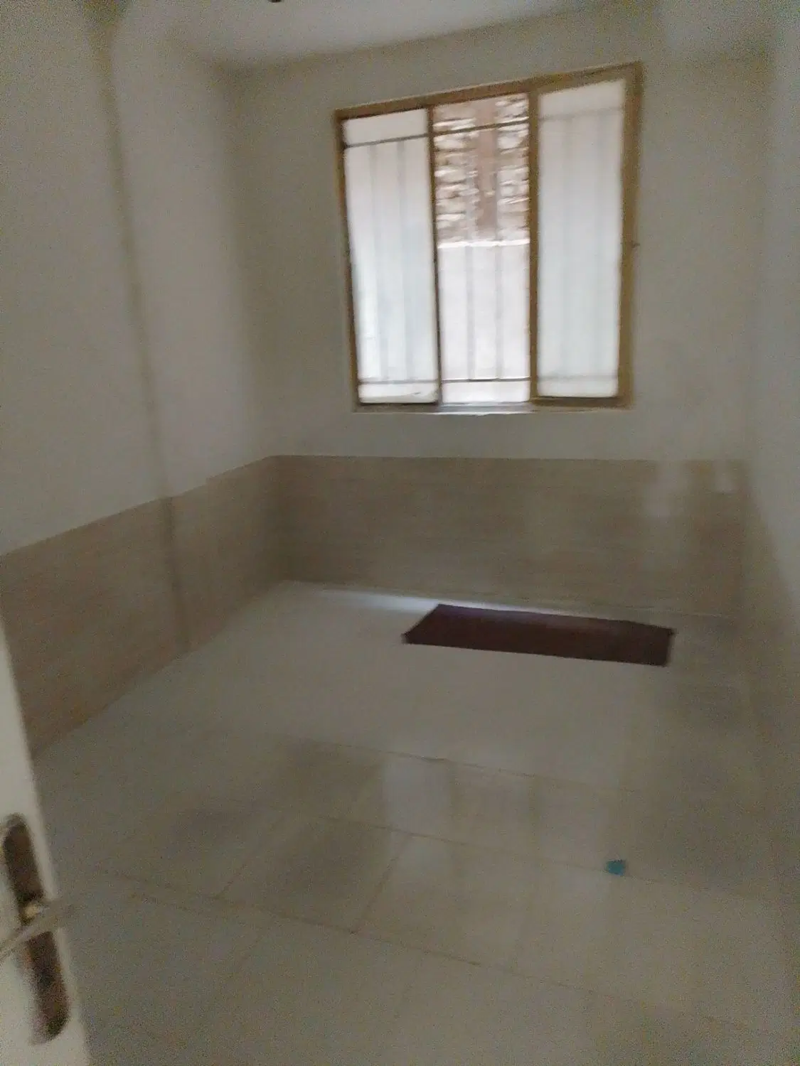 واحد ۷۰ متری معلم کاسبی فوری