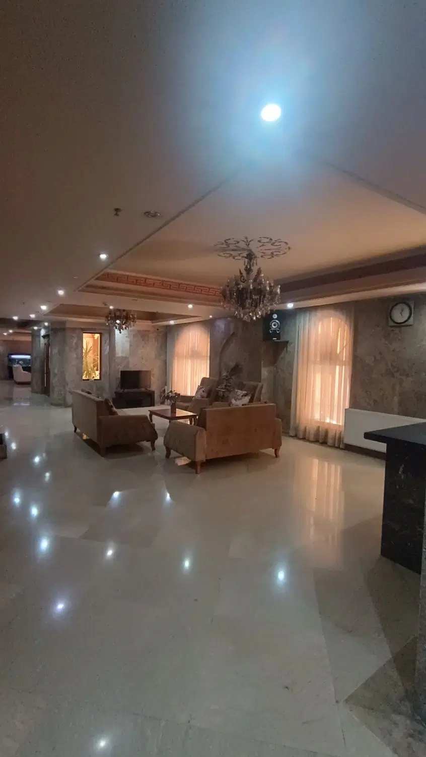 75 متری_فول امکانات_غرق نور
