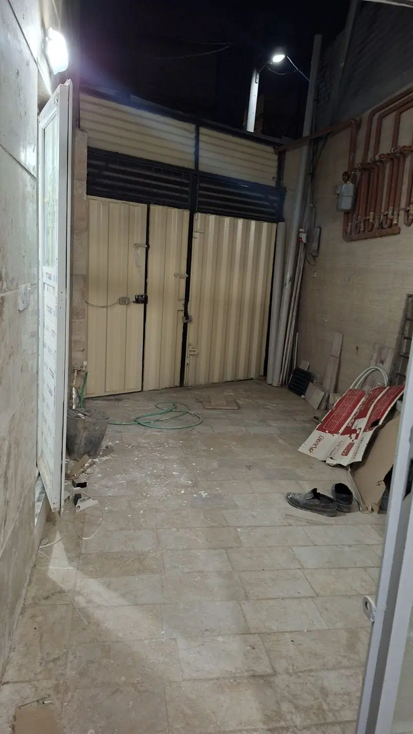 طبقه همکف با حیاط نوساز