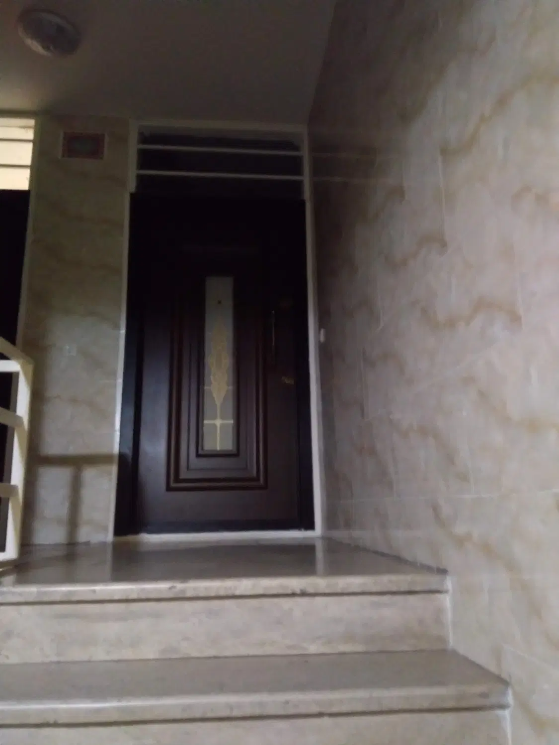 رهن آپارتمان ۱۲۷ متری ۳ خواب شهرک گلها نبرد