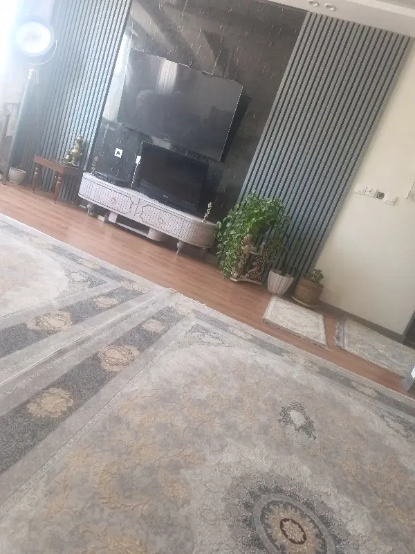 زمین در پاسداران 17