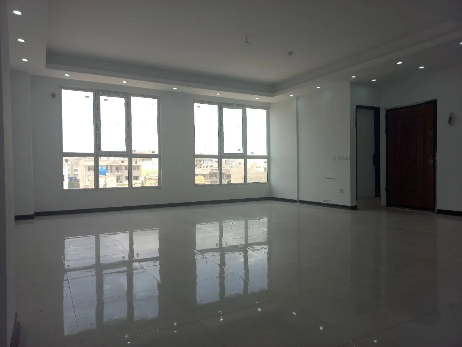 اپارتمان ۱۱۰ متری دو خواب غرق نور کلیدنخورده