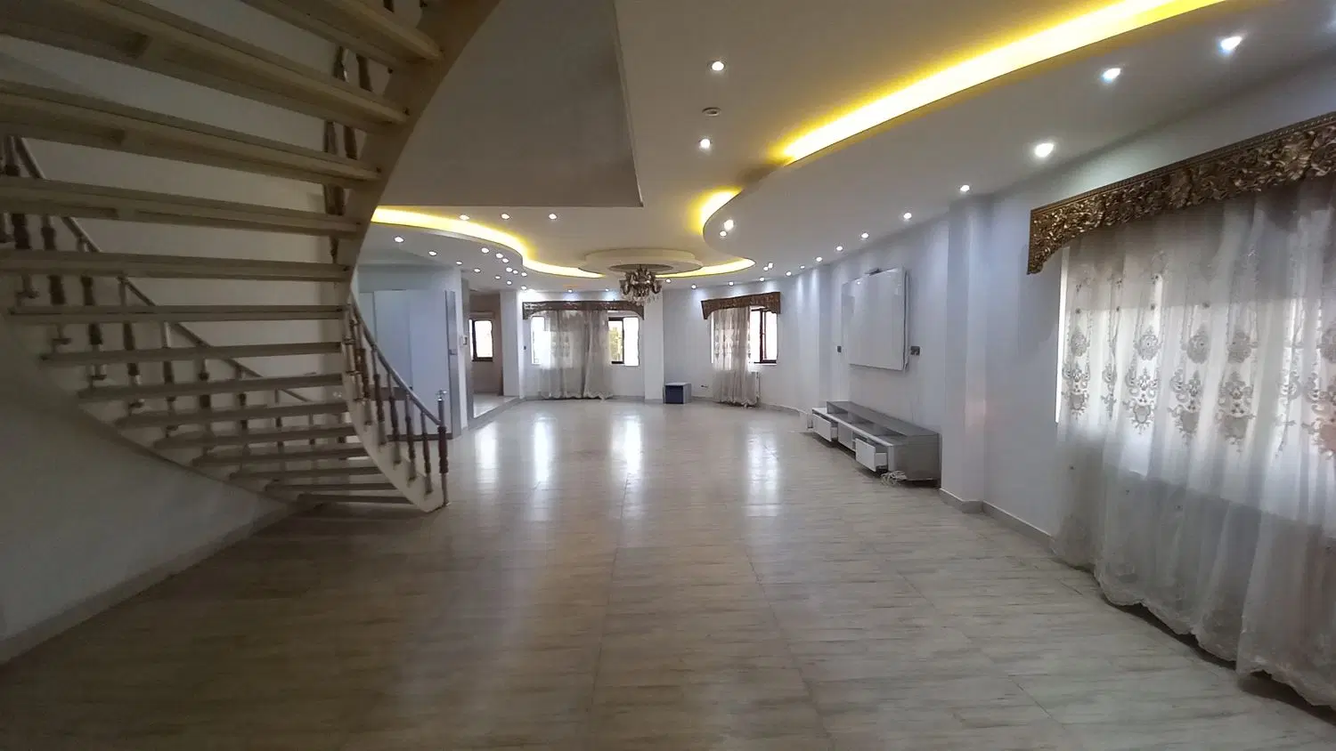 اپارتمان ۲۰۰ متری