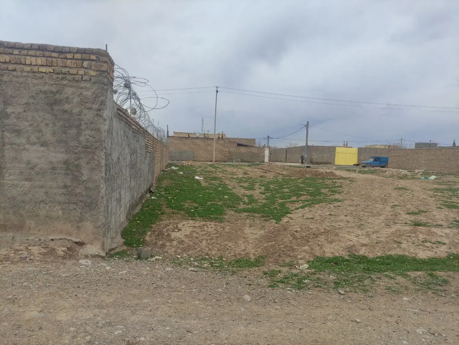 150مترزمین ملکی در روستای برزش اباد
