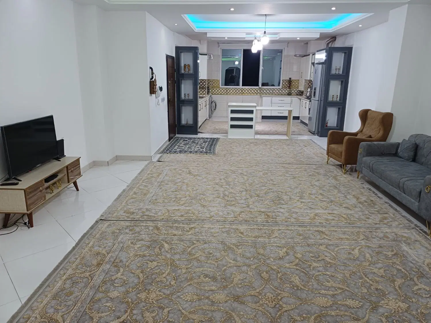 فروش آپارتمان  واحد ۱۰۹ متری  در نسیم شهر خ بهداشت
