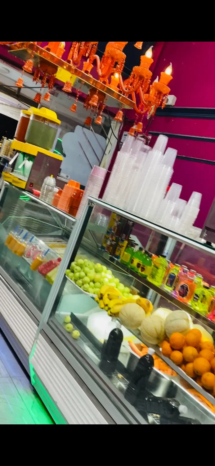 فروش یکجا کافه بستنی بر اصلی بلوار
