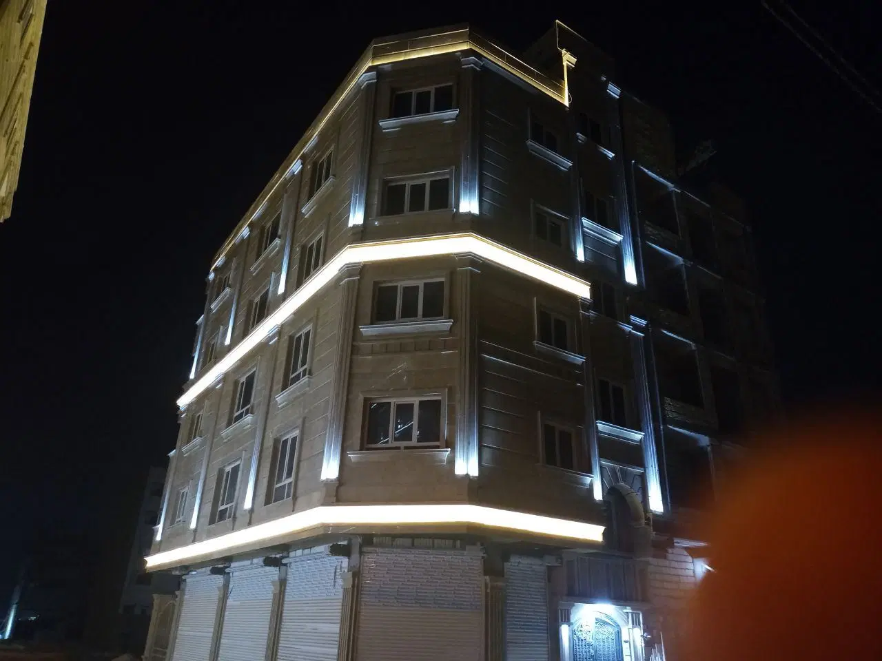 سالن 120 متری