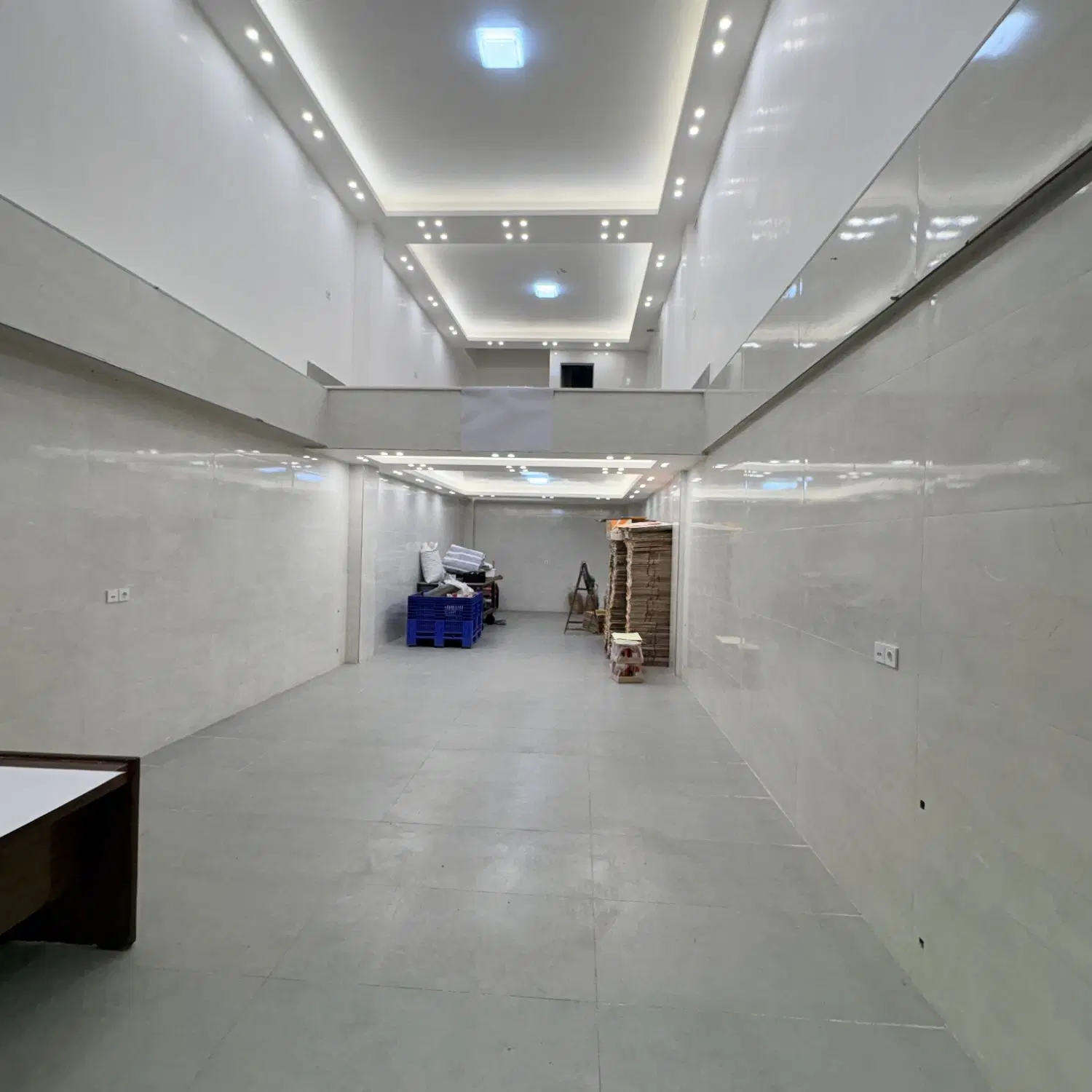 فروش مغازه (تجارتخانه) نو ساز در دل بازار مراغه