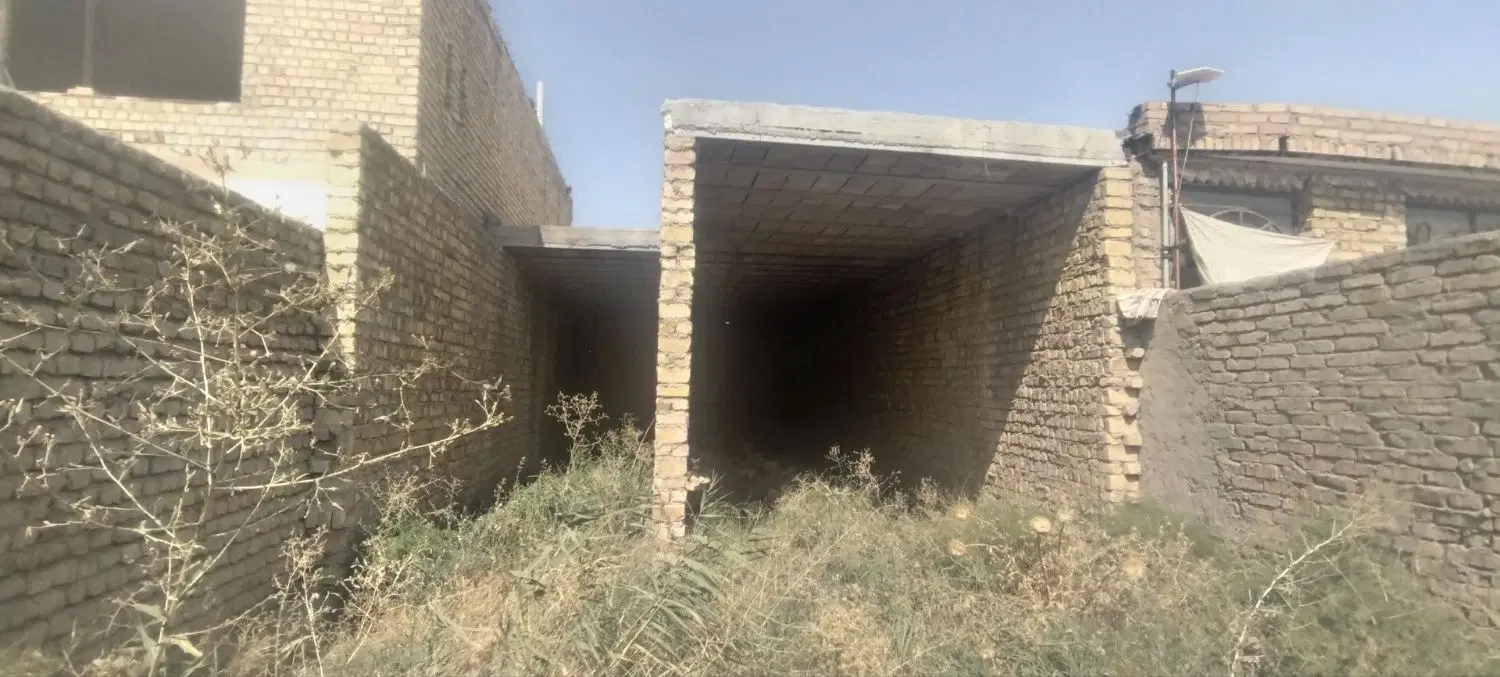 خانه نیمه ساخت