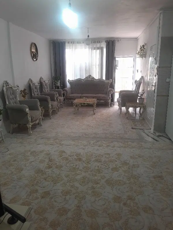 یک واحد آپارتمان 85 متری
