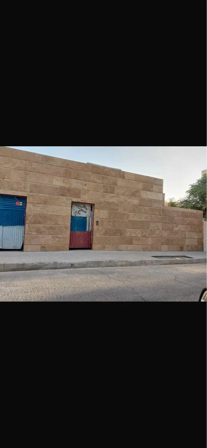 ۹۰۰ متر کلنگی واقع در منطقه ۲